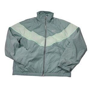 Nike Windrunner Loose UV Woven Full-Zip Jacket in Cannon Mint Foam